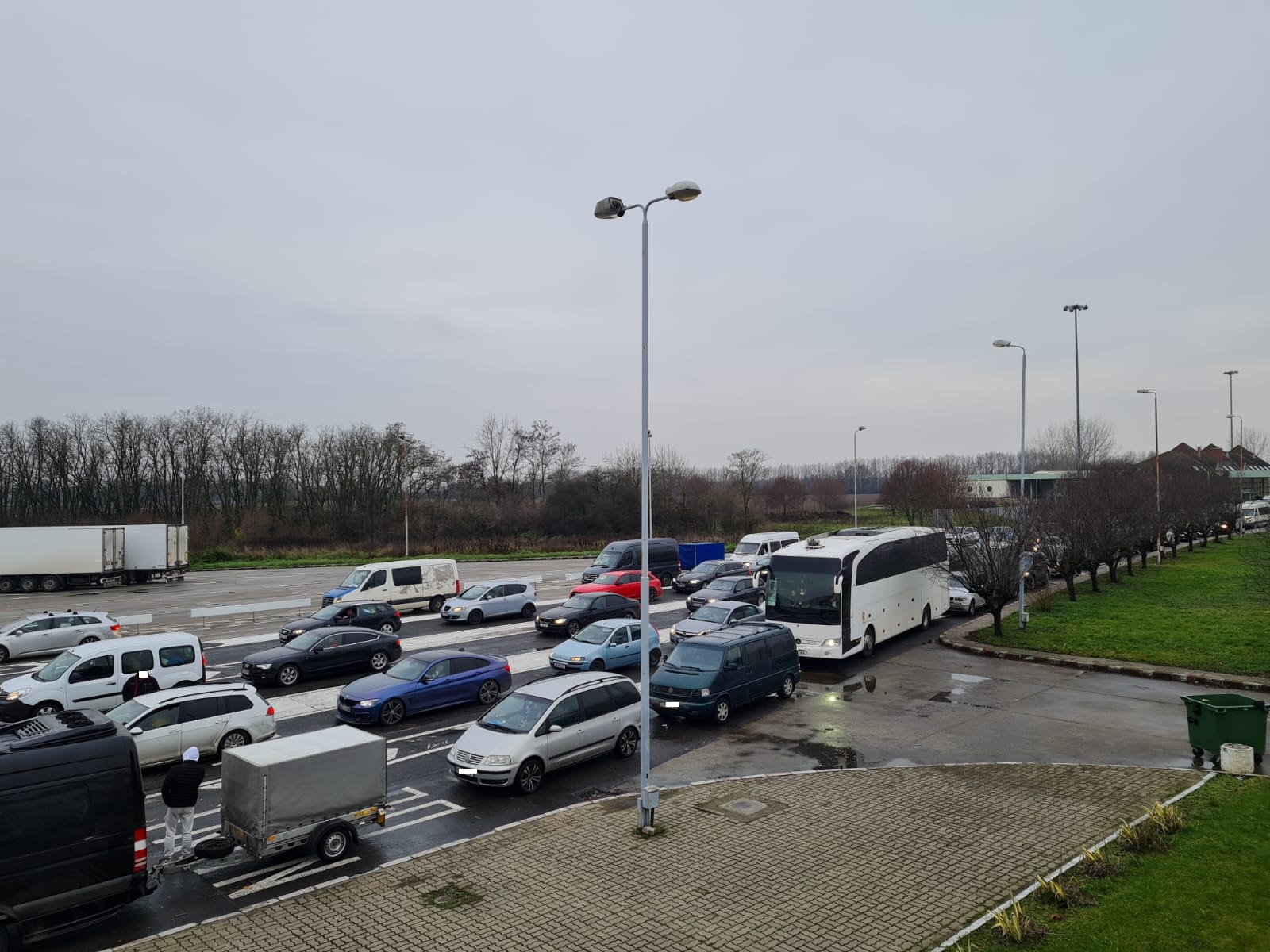 Filierele ucrainene de falsificatori, un veritabil pericol. Multiple cazuri în Vama Petea