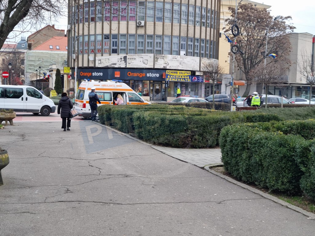 A agățat o fată în fața Casei de Modă și a dus-o acasă. L-a ”făcut” de bani și bunuri