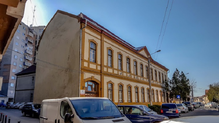 INCONȘTIENȚĂ. Drogat și cu permisul suspendat, se plimba cu mașina lângă Școala Brâncoveanu