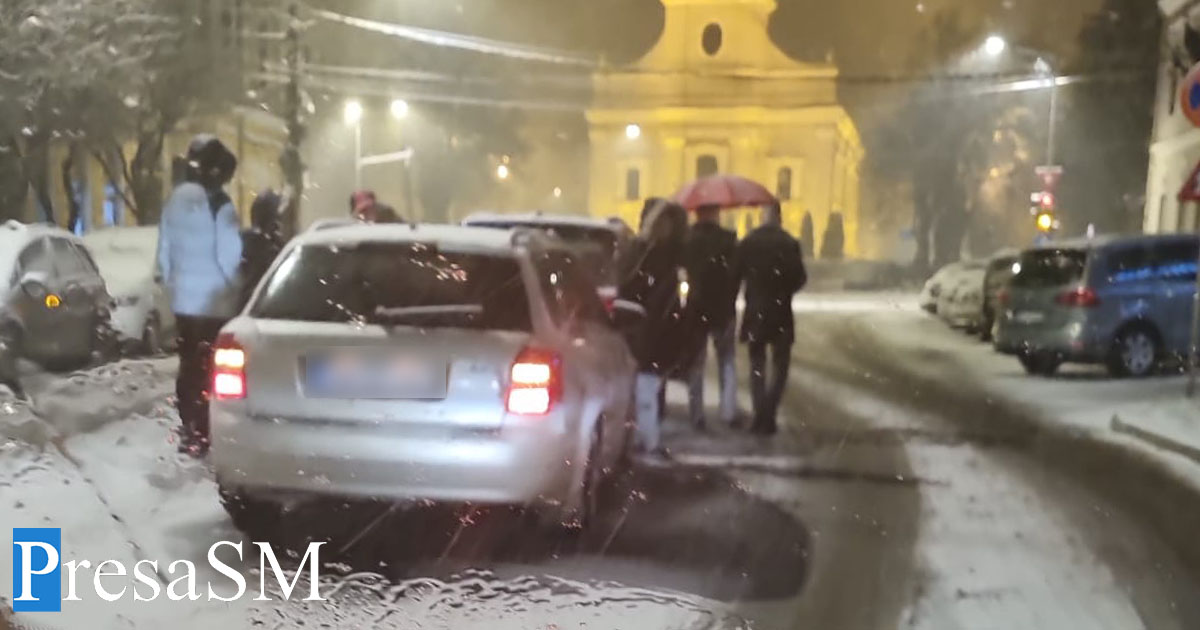 FOTO. Ninge în Satu Mare. S-a produs deja un accident în zona centrală