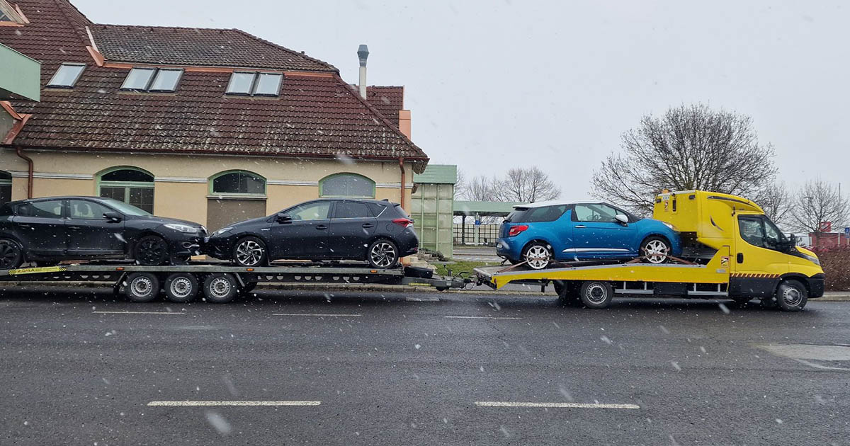 Un șofer s-a ales cu dosar penal după ce a condus un ”trenuleț” prin Vama Urziceni, în județul Satu Mare