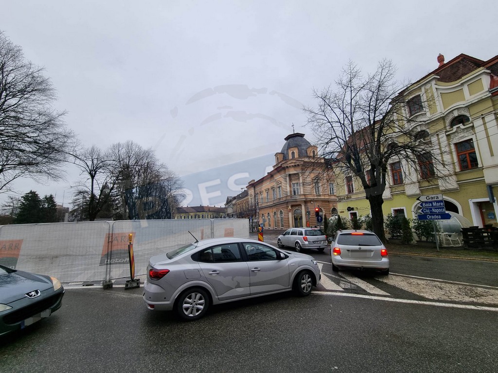 FOTOGALERIE. Sensul giratoriu din centrul municipiului Satu Mare s-a închis parțial