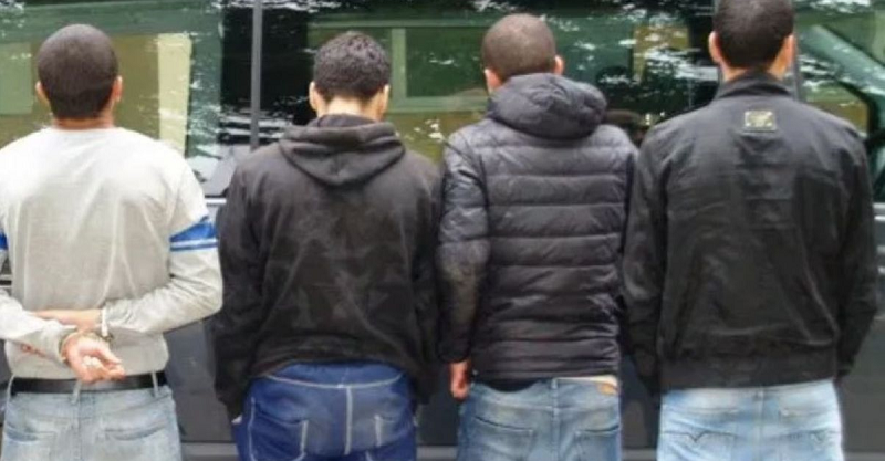 Mai mulți elevi din Negrești-Oaș, terorizați de o gașcă de romi! Bătuți și filmați, chiar și lângă Poliție