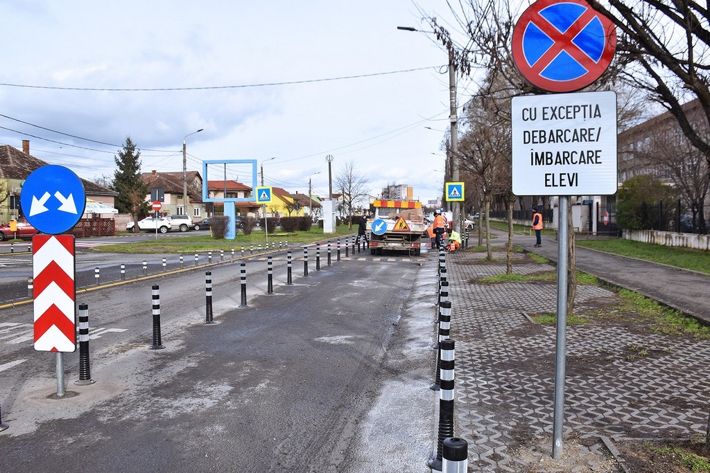 FOTO. Inedit la Satu Mare. Primul culoar Kiss&Ride pentru siguranța copiilor și fluidizarea traficului
