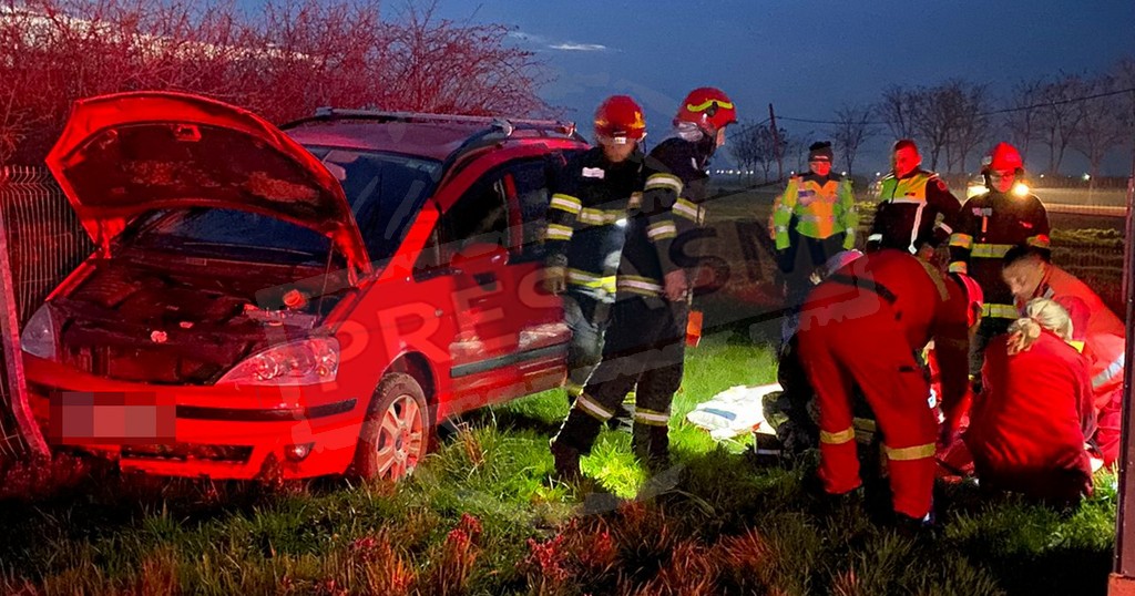 FOTOGALERIE. Accident pe DN19, în județul Satu Mare. Șofer în stop cardio-respirator!