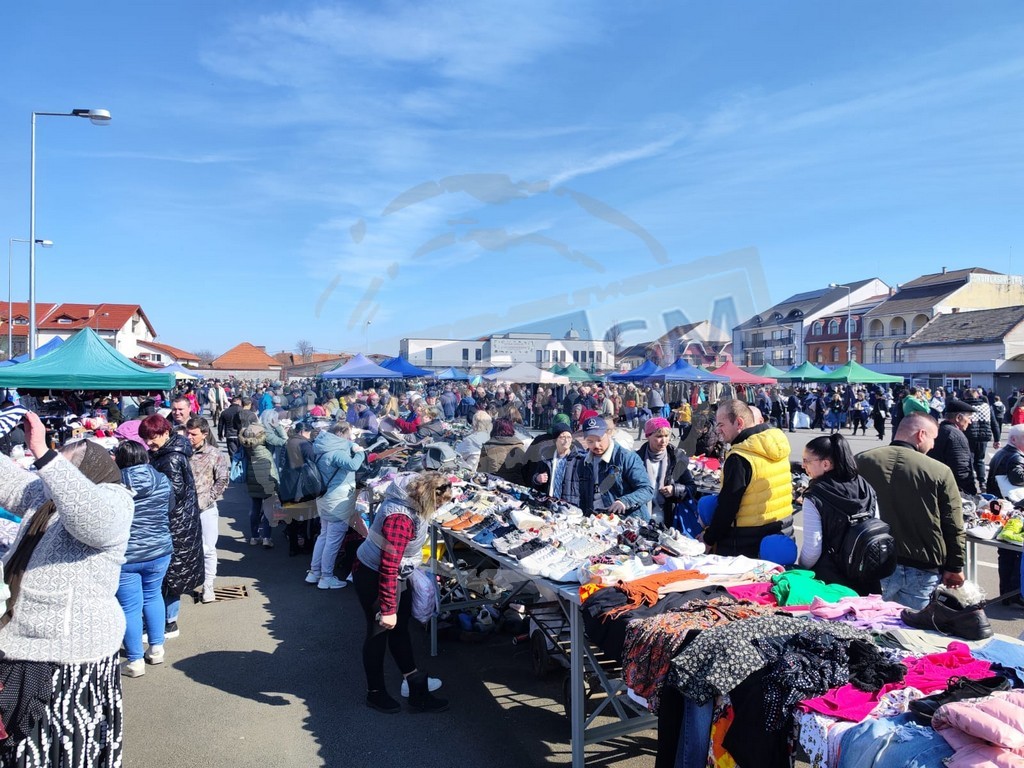 VIDEO. Prețuri tot mai mari în Piața de Vechituri. Clienți nemulțumiți, vânzători forțați să le crească