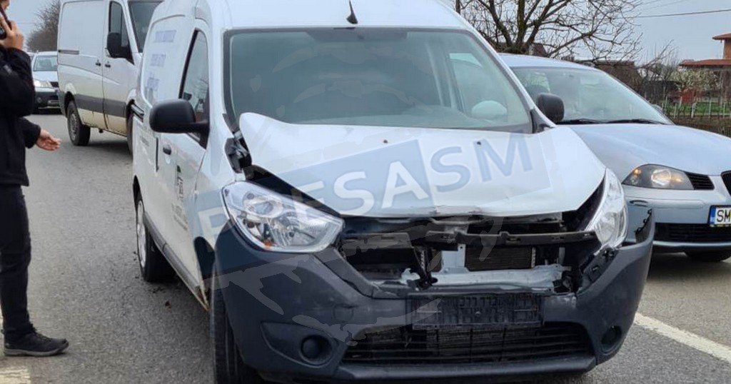 FOTO. Accident pe DN19, în județul Satu Mare. Coliziune între două mașini