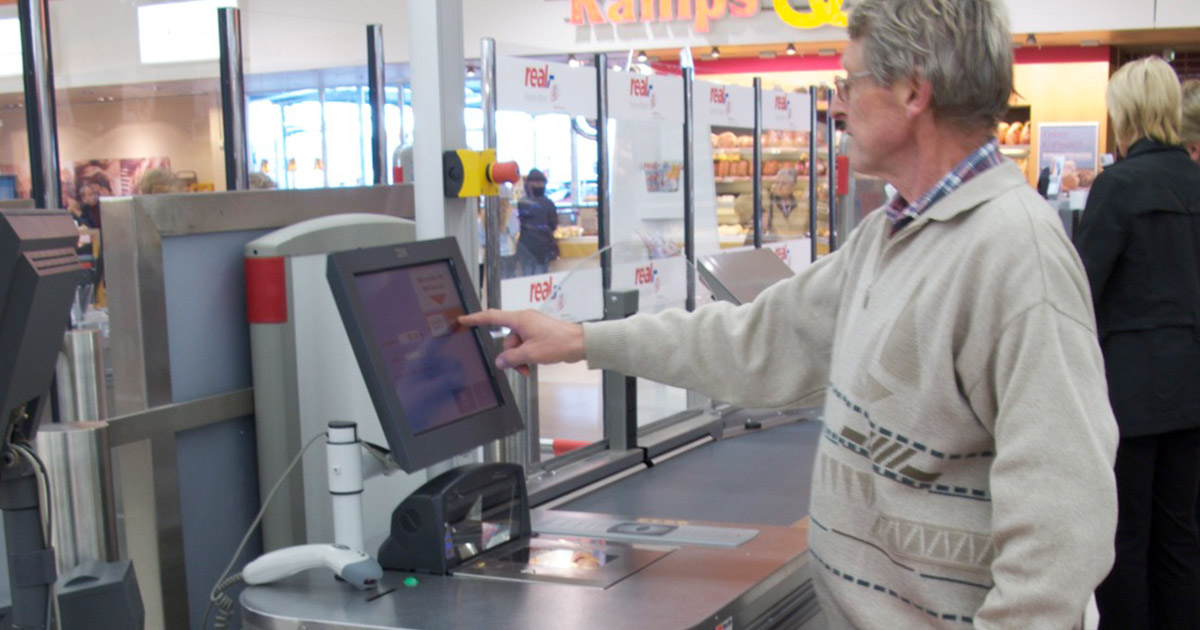 Scandalul caselor self-pay. PSD vrea să taxeze supermarketurile în care clienții își scanează singuri produsele