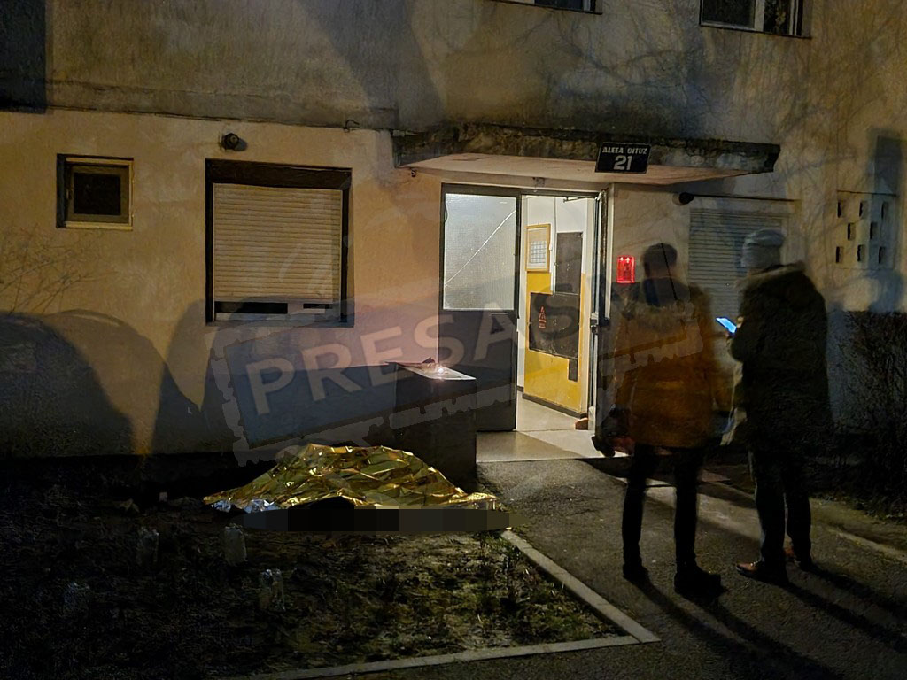 FOTO. Dramă într-un cartier din Satu Mare. Un bărbat a decedat în fața unui bloc