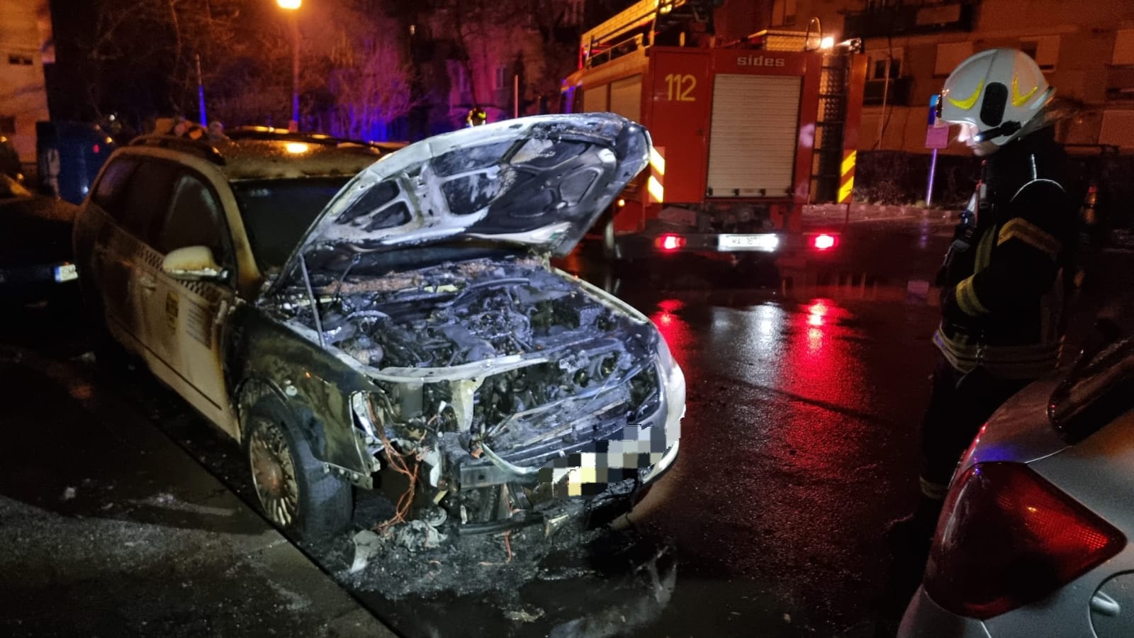 FOTO. Anchetă în cazul taxiului incendiat din Satu Mare. Ce spun polițiștii sătmăreni