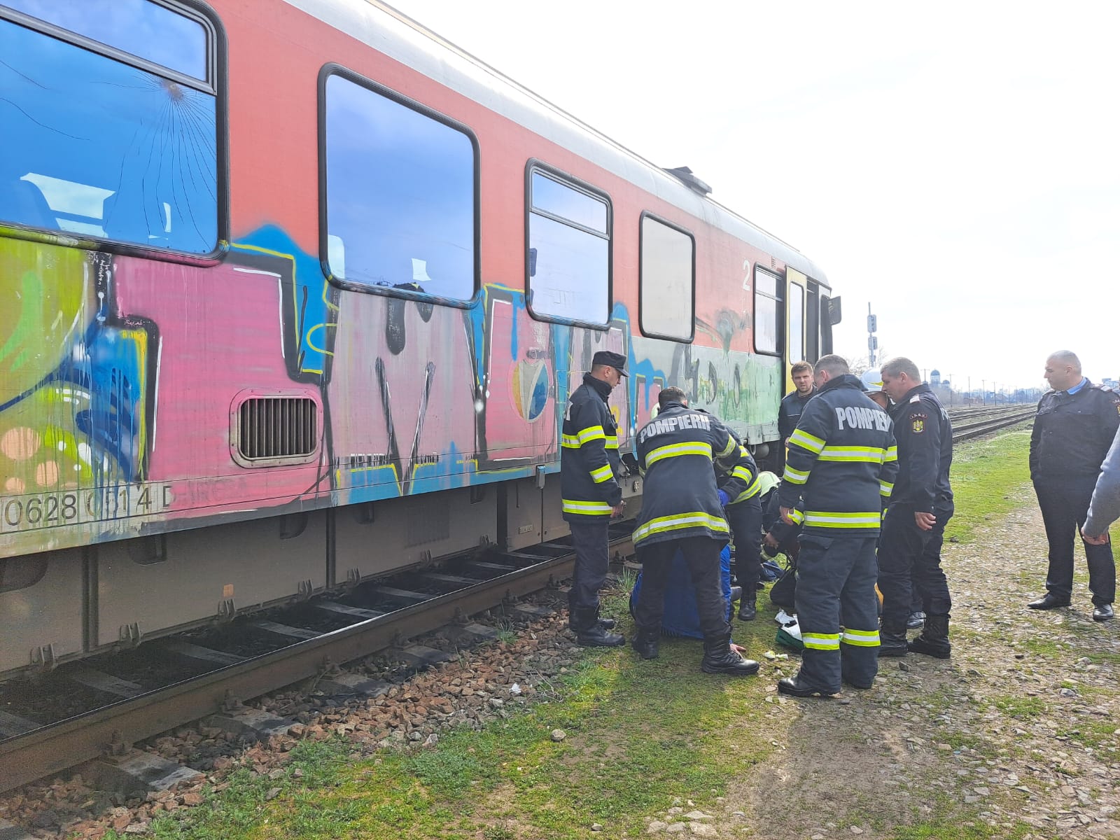 FOTO/VIDEO. Bărbat lovit de tren în municipiul Satu Mare. Victima, rănită grav