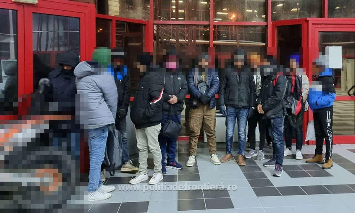 FOTO/VIDEO. Tupeu sau prostie în Vama Petea?! Un arestat, 12 bărbați duși la audieri