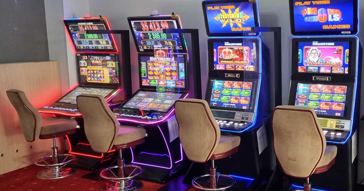 Continuă lupta cu păcănele. Se vrea interzicerea sălilor de noroc de la parterul blocurilor