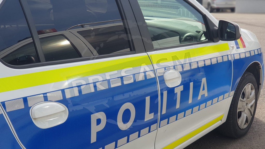 Pățania unui sătmărean. Fără permis, a furat o mașină și a rămas fără benzină. Tatăl său l-a denunțat