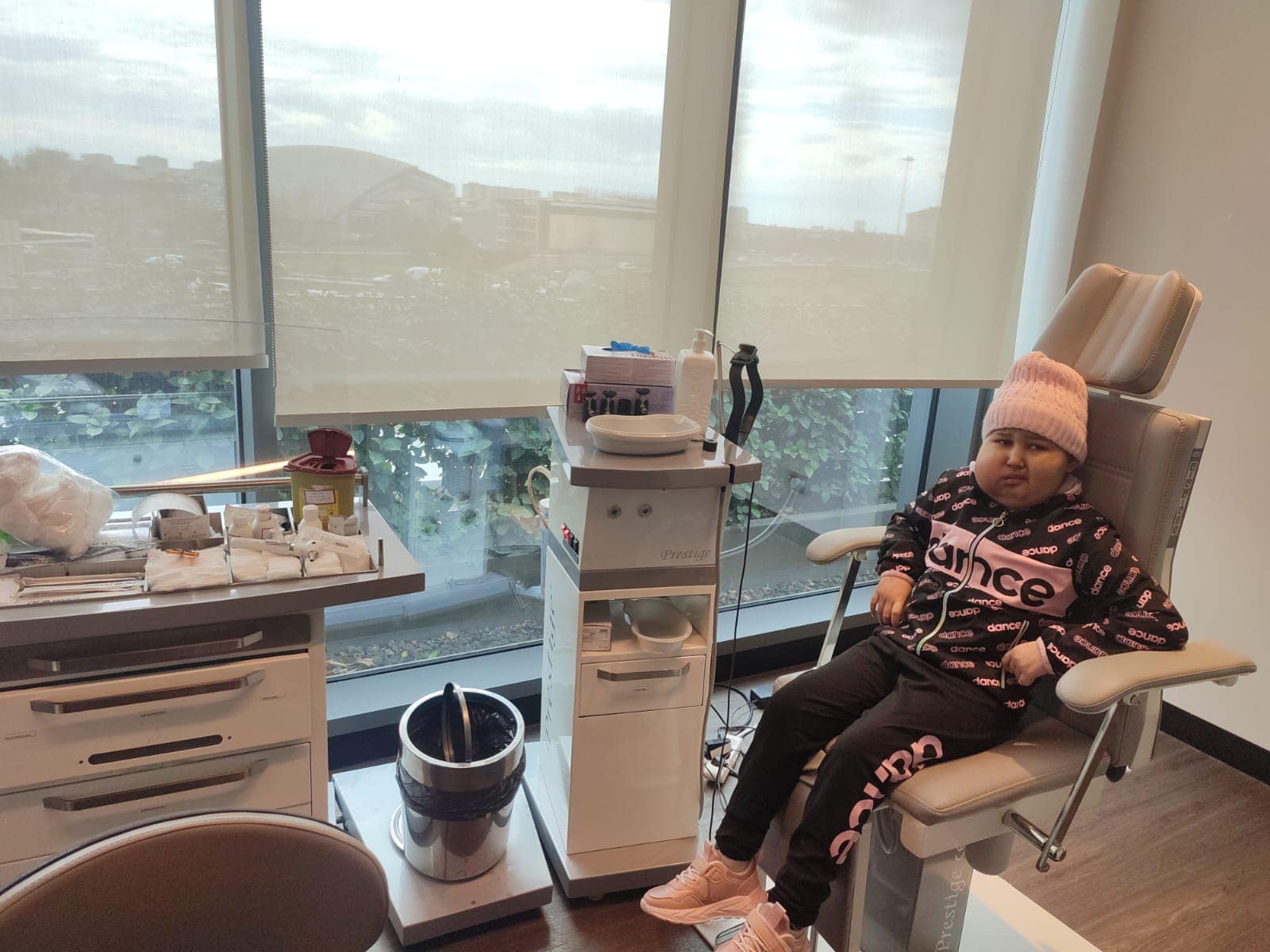 Viața micuței Roxana depinde de noi. Familia nu mai are bani pentru tratament