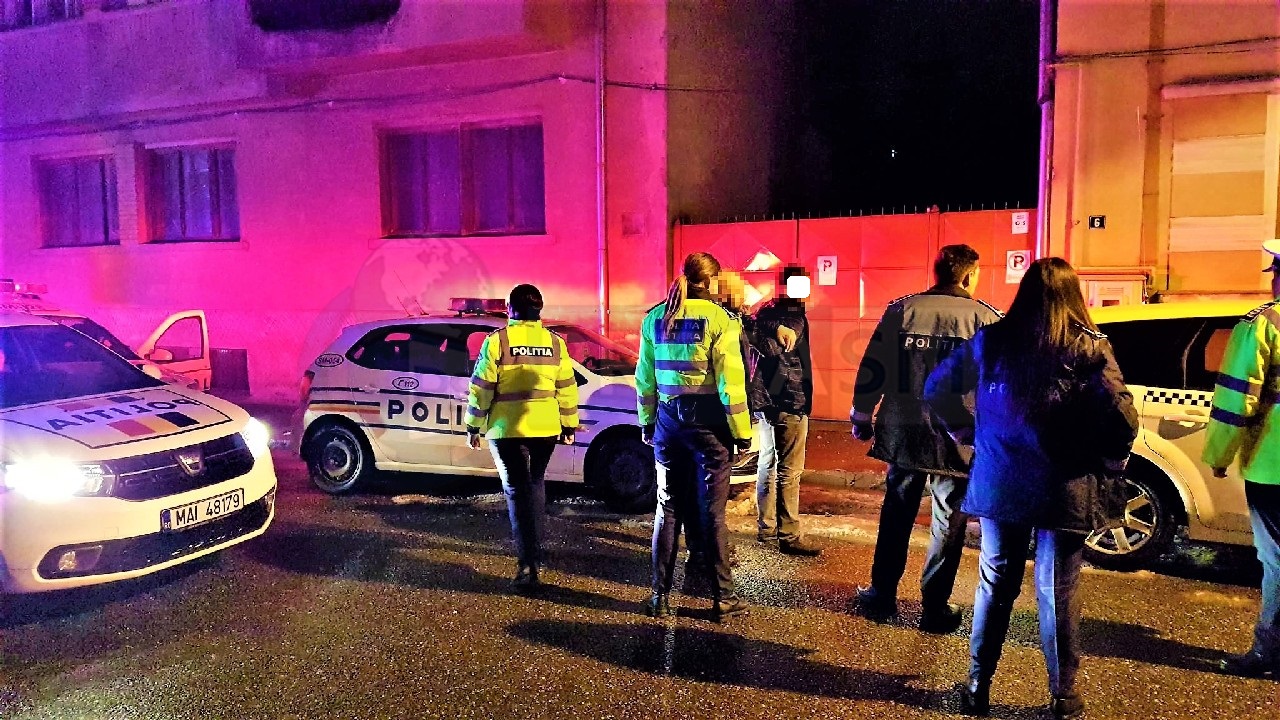 Taximetrist tâlhărit de 3 puștani și amenințat cu moartea în cartierul țiganilor din Ardud