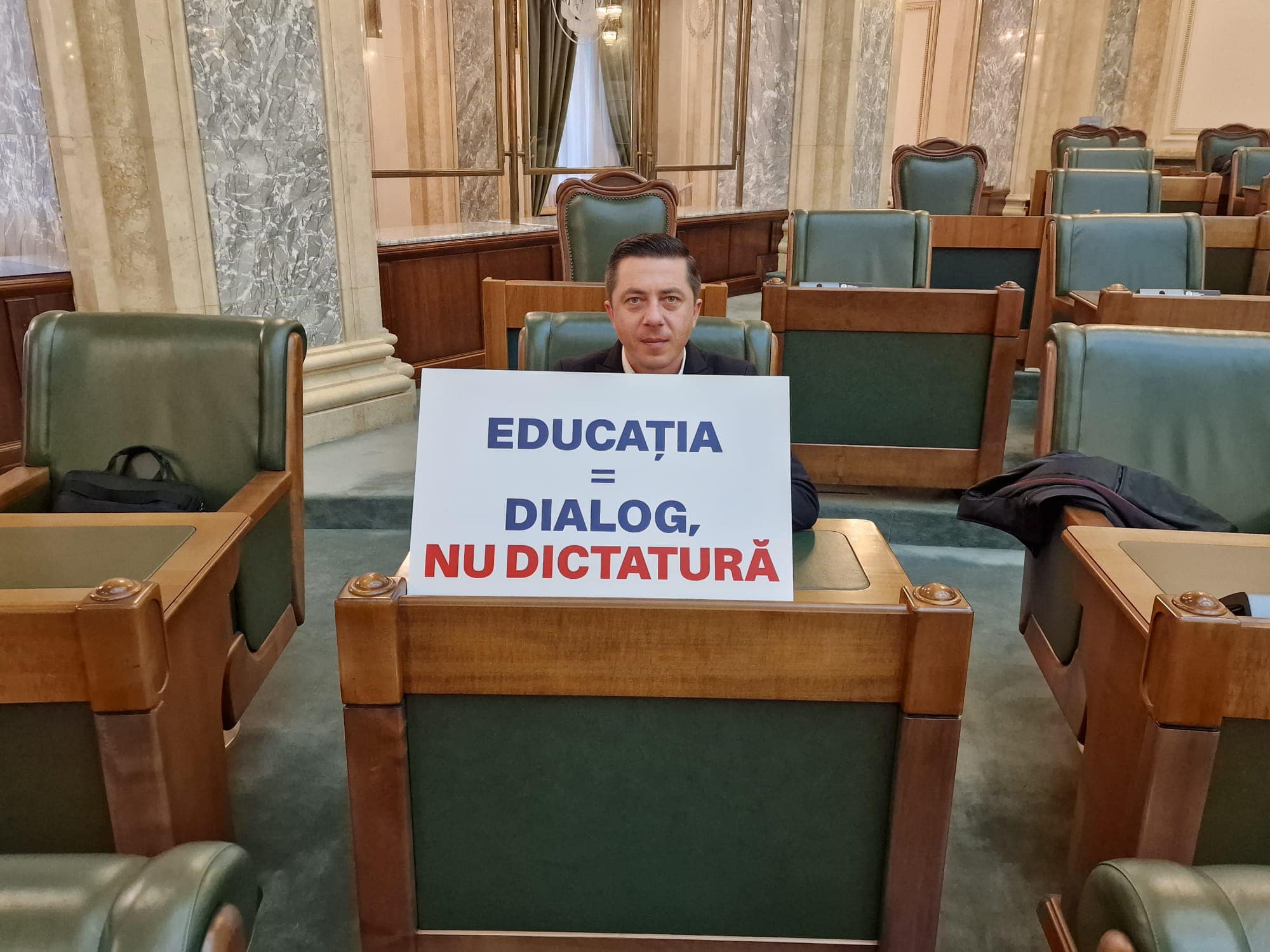 Senatorul Zob critică legea Educației: "Sistemul este infect și defect!"