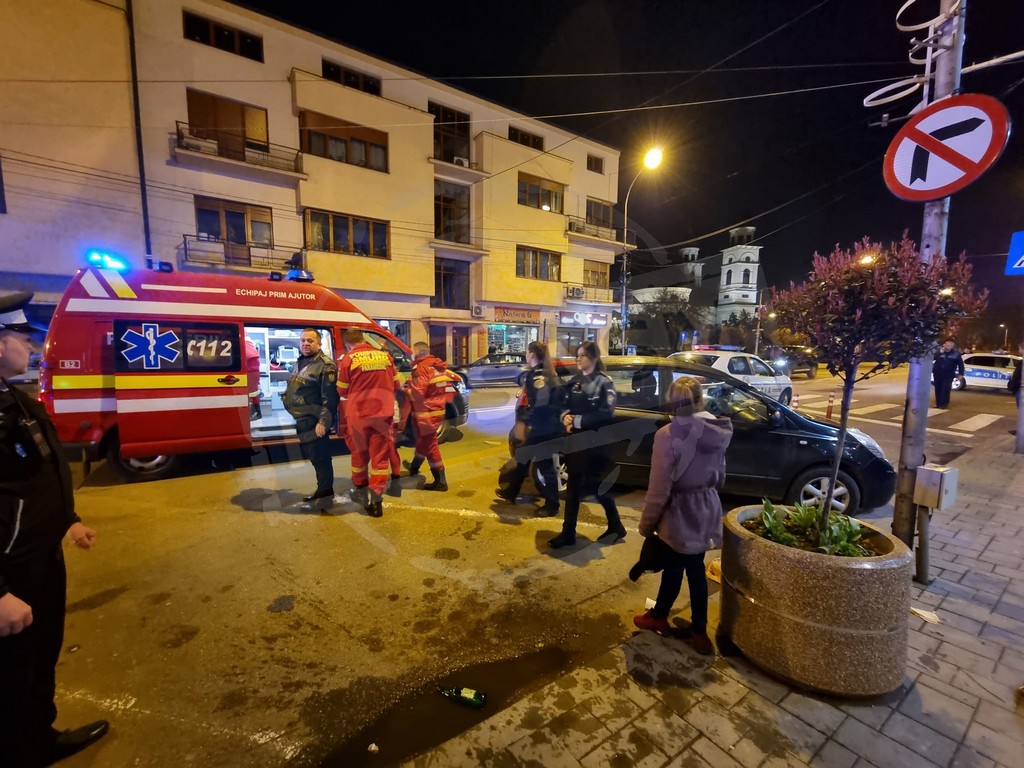 FOTO/VIDEO. Tânără făcută KO în centrul municipiului Satu Mare, în plină stradă!