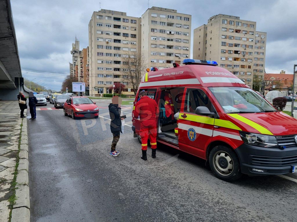Accident în municipiul Satu Mare. Pieton rănit după ce a încercat să traverseze strada prin loc nepermis