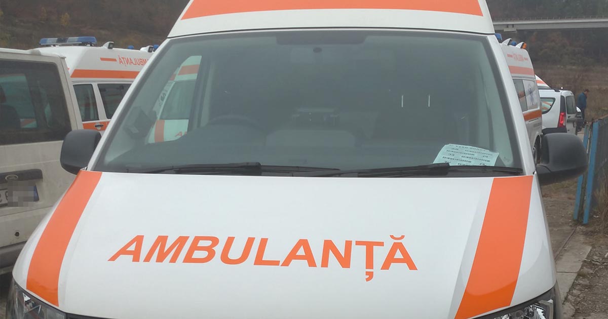 VIDEO. Caz dramatic într-un județ din țară. Un copil de doi anișori a murit în brațele tatălui, după ce a căzut de la etaj