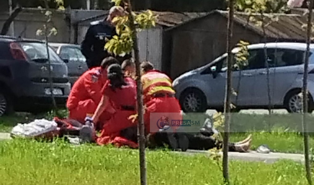 Violență extremă în Carei. Fostă profesoară bătută în plină zi, lângă Monumentul Ostașului Român