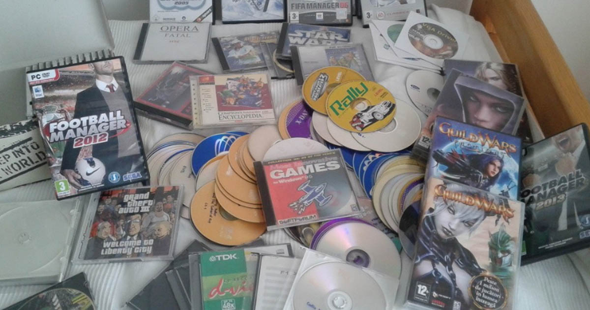 Sătmărean prins că vindea în piață cd-uri piratate. L-au lăsat și fără "marfă" și cu dosar penal
