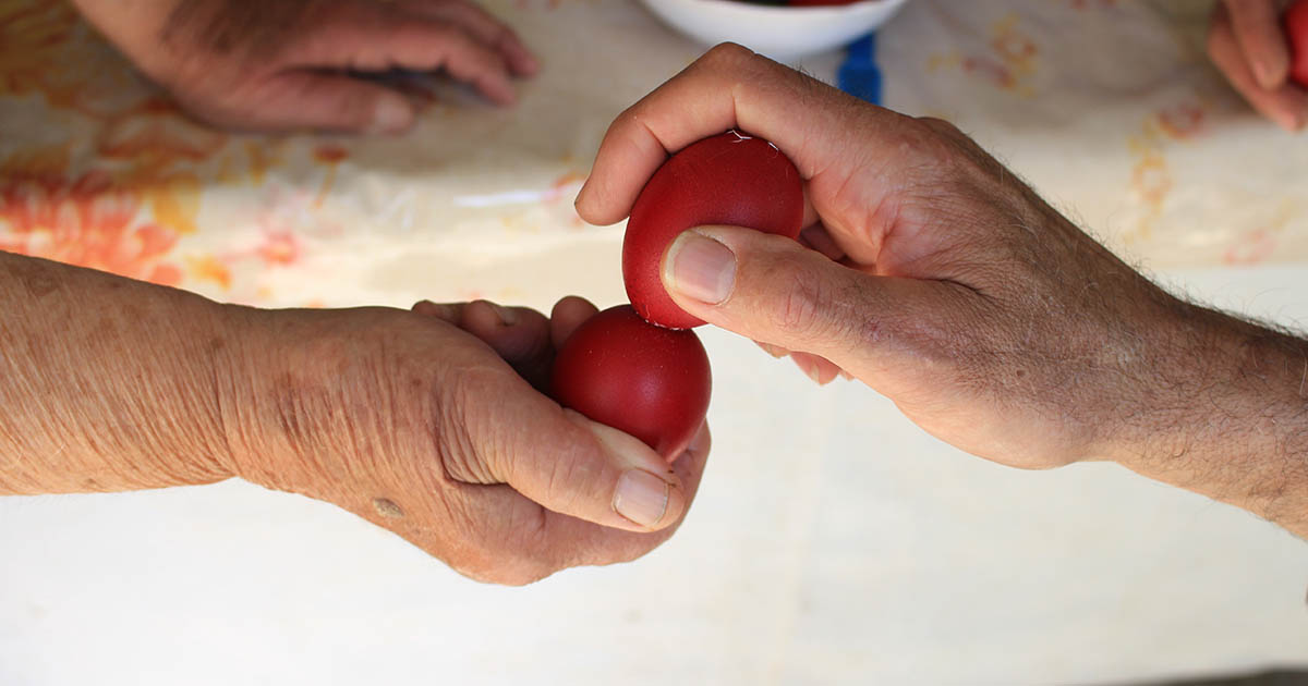 De ce se ciocnesc ouăle de Paști. Care este semnificația și cine ciocnește primul