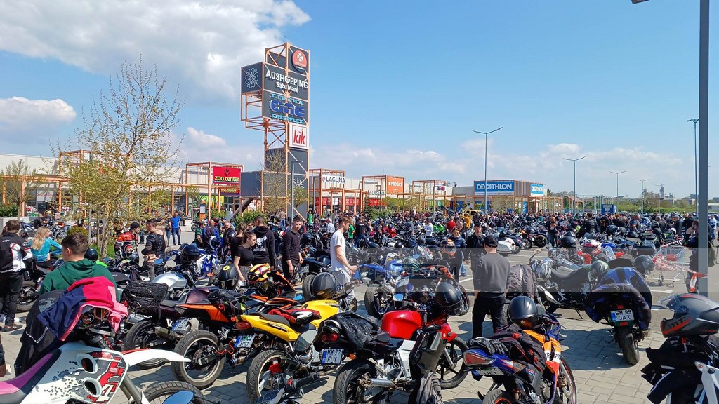 FOTO/VIDEO. Sute de motocicliști au cucerit șoselele municipiului Satu Mare