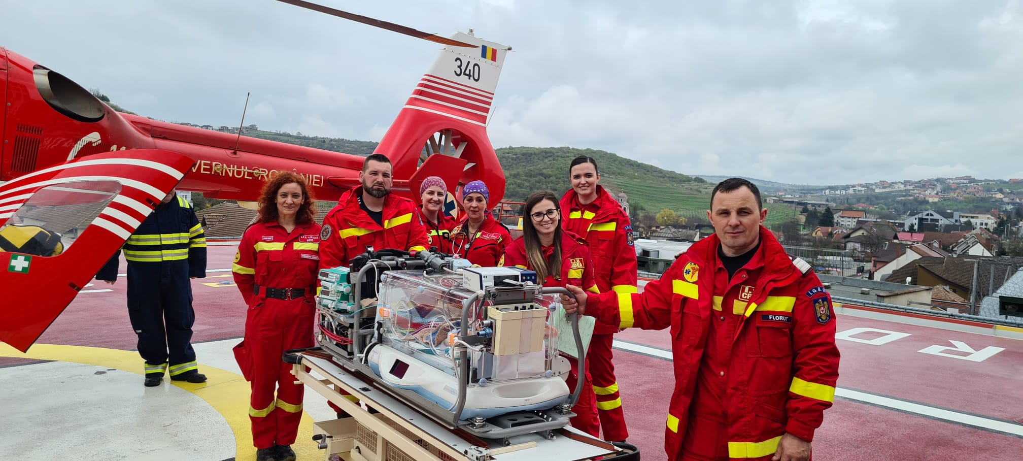 Cursă pentru salvarea unui bebeluș. Preluat cu elicopterul de la Spitalul Județean Satu Mare