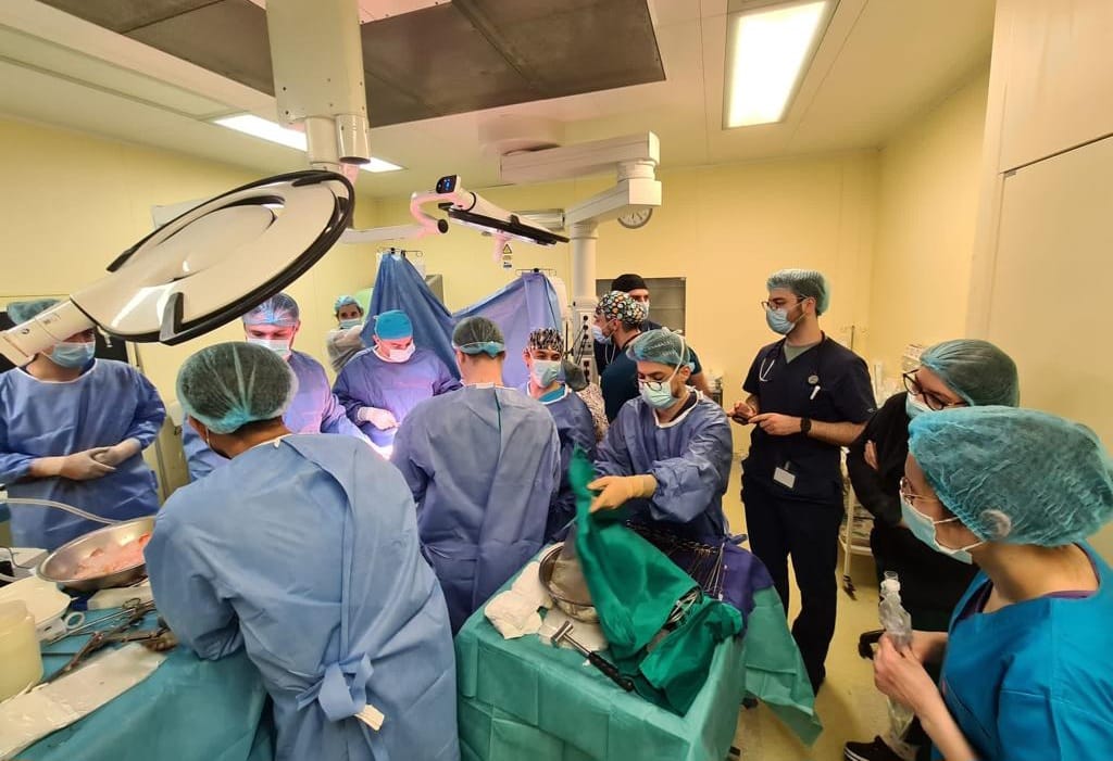 Operație în premieră! Un sătmărean are inimă artificială! Grație și unui medic din Satu Mare