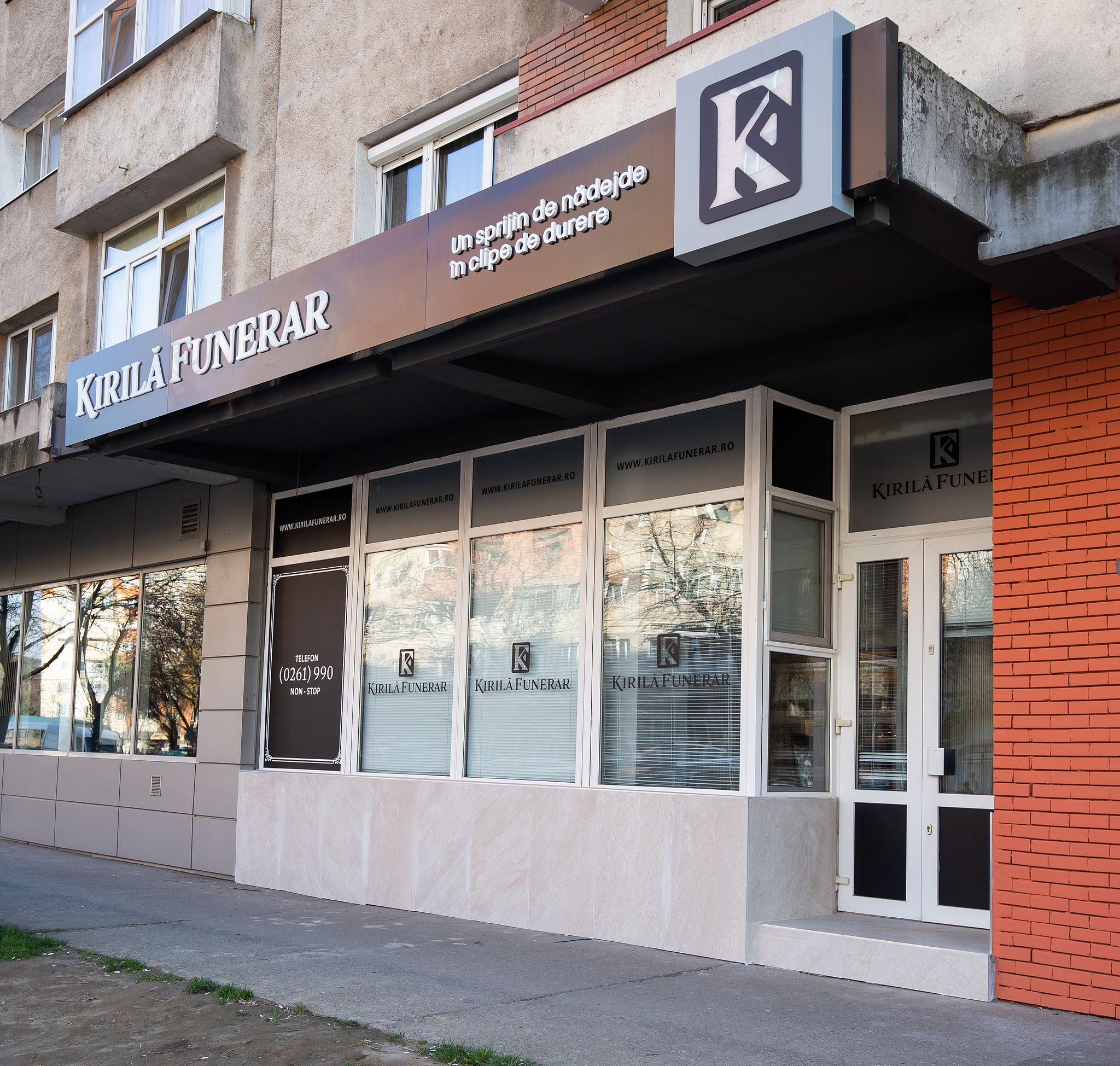 Kirilă Funerar a deschis un nou spațiu comercial. Magazinul de servicii funerare se află în Soarelui, pe Bulevardul Lucian Blaga