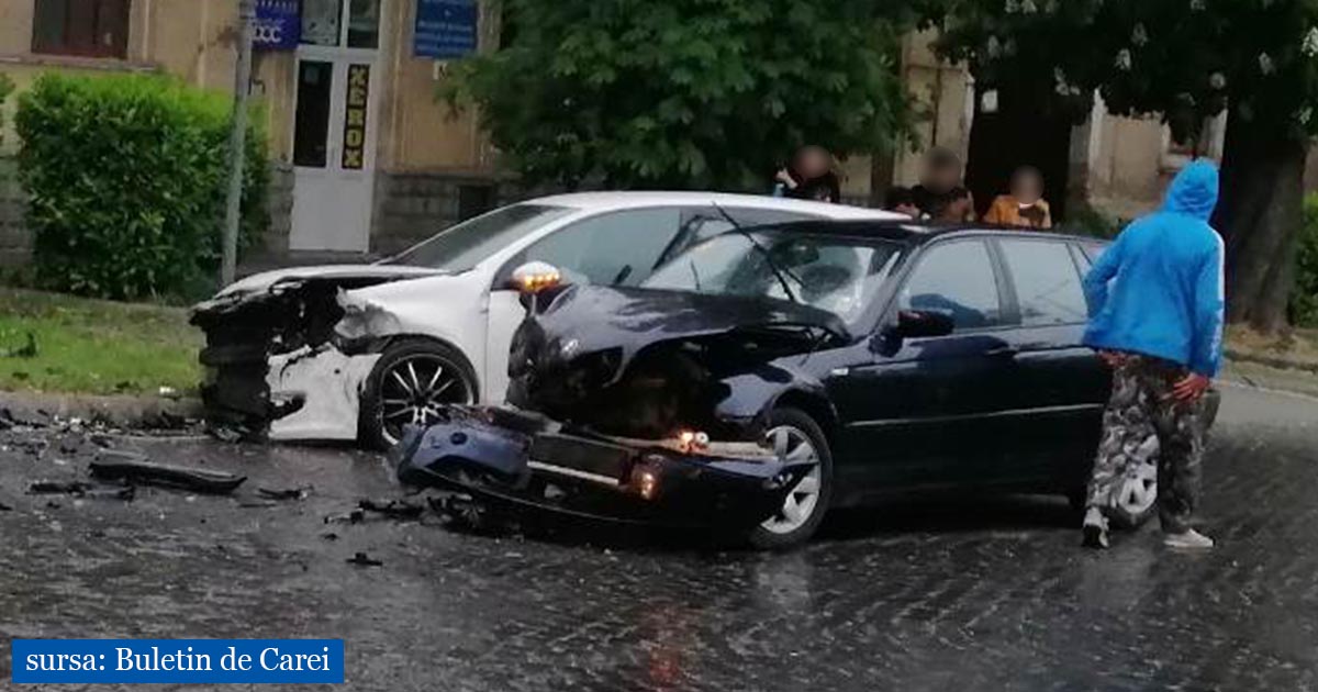 FOTO. Trei răniți, inclusiv un copil, în accidentul grav din Carei. Coliziune violentă între două mașini