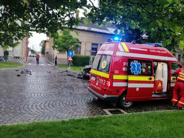 CAREI. Două minore lovite pe ”zebră”! Șoferul a fugit de la locul accidentului. Ce pedeapsă i-au dat judecătorii