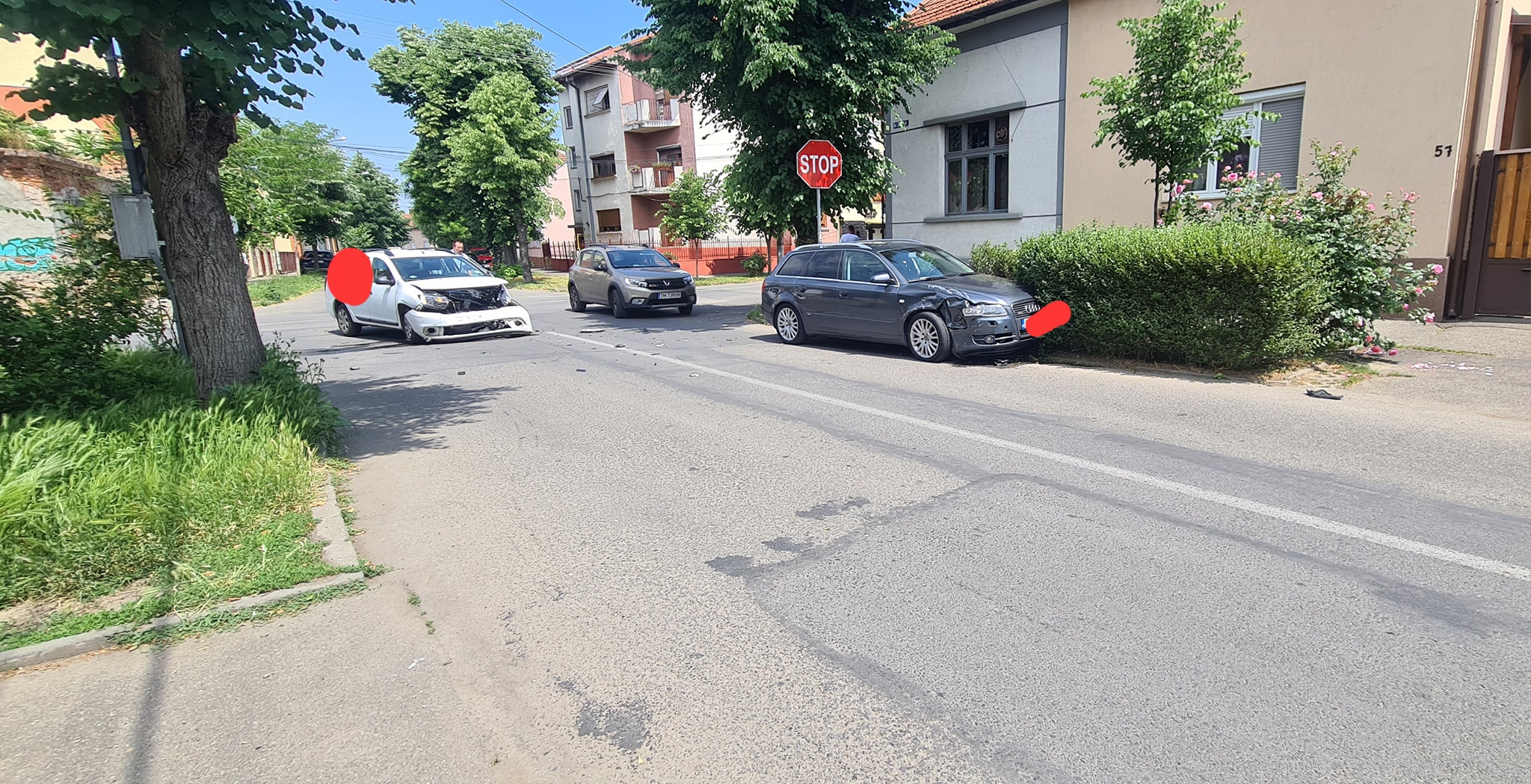 FOTO. Accident în municipiul Satu Mare. Impact între două mașini