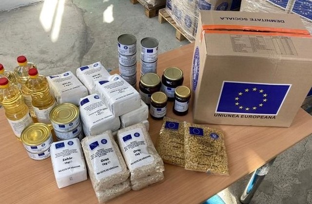 Situație incredibilă într-un județ din țară. S-au furat alimentele din pachetele cu ajutoare UE pentru cei nevoiași