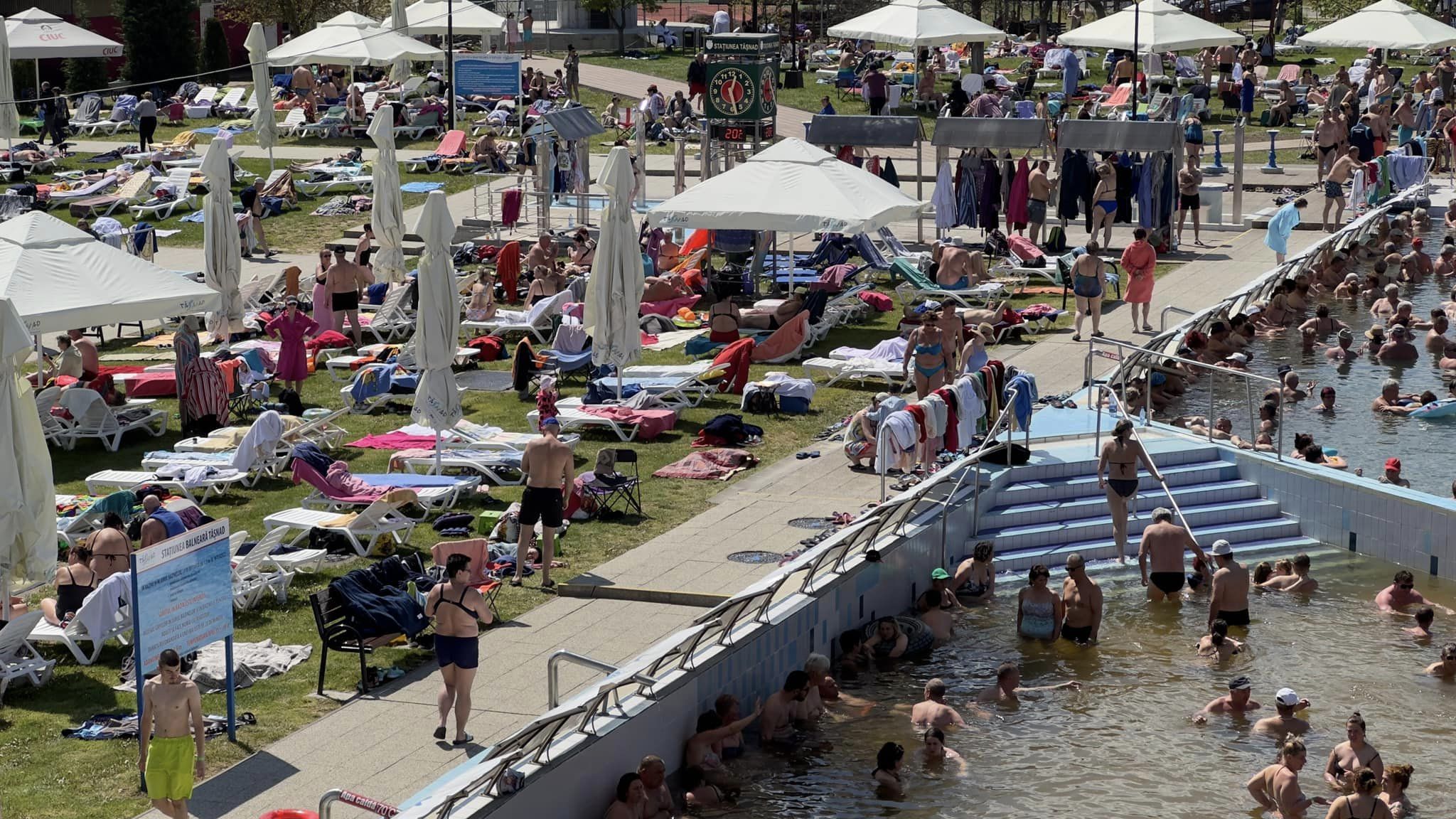 Ștrandul din Tășnad, locul ideal de distracție pentru toată familia, de la cei mici la bunici și părinți