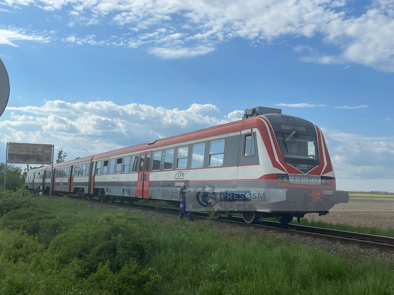 Grevă la CFR. Trenurile au oprit în câmp la Satu Mare, cu orele