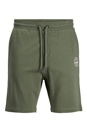 Pantalonii scurți Nike nu trebuie să lipsească din garderoba de vara asta