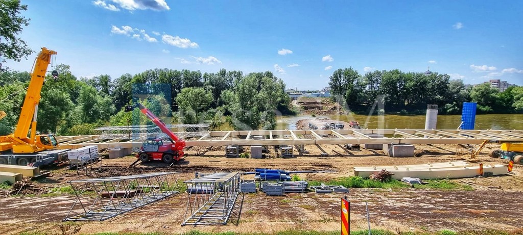 FOTOGALERIE. Pasarela pietonală peste Someș prinde contur. Imagini de pe șantier
