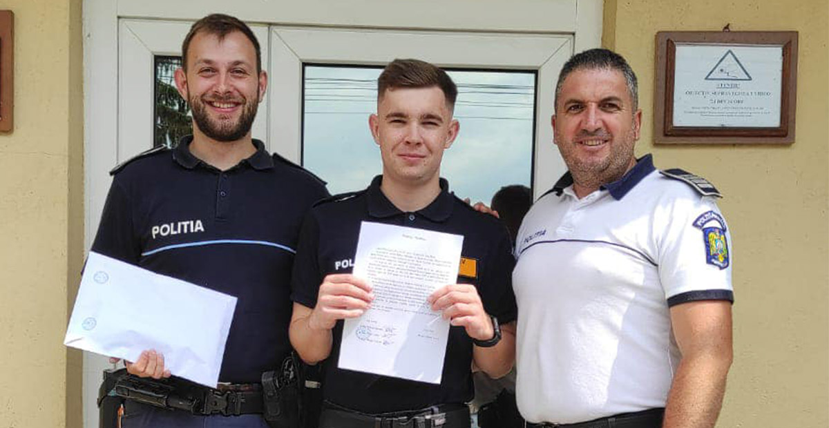 FOTO. RESPECT. Sătmăreanul a căzut pe stradă și a ajuns la spital. Polițiștii i-au venit în ajutor și i-au găsit sacoșa plină cu bani