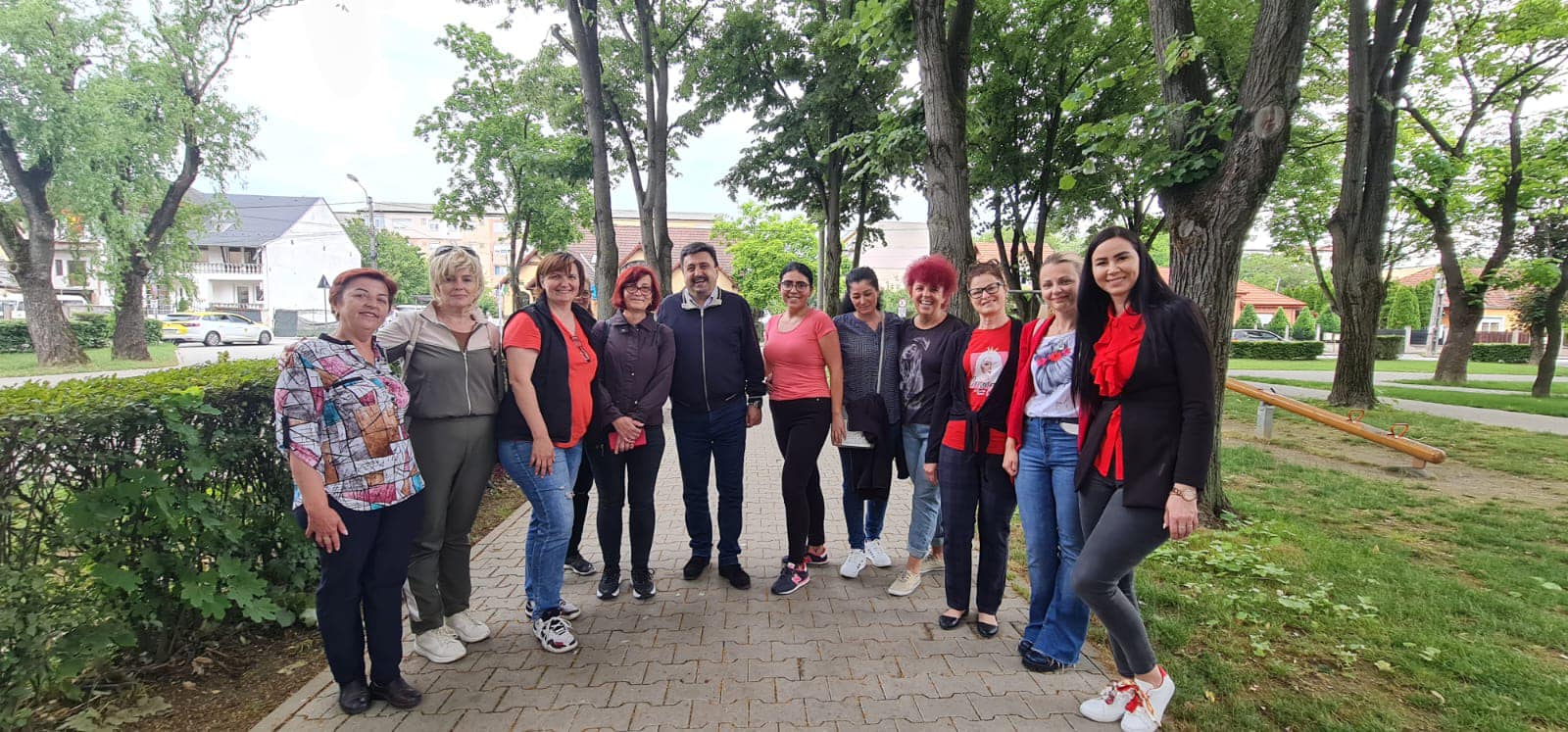 FOTO. PSD Satu Mare a ieșit în stradă. Întâlnire cu sătmărenii din două cartiere mai puțin vizitate de autorități