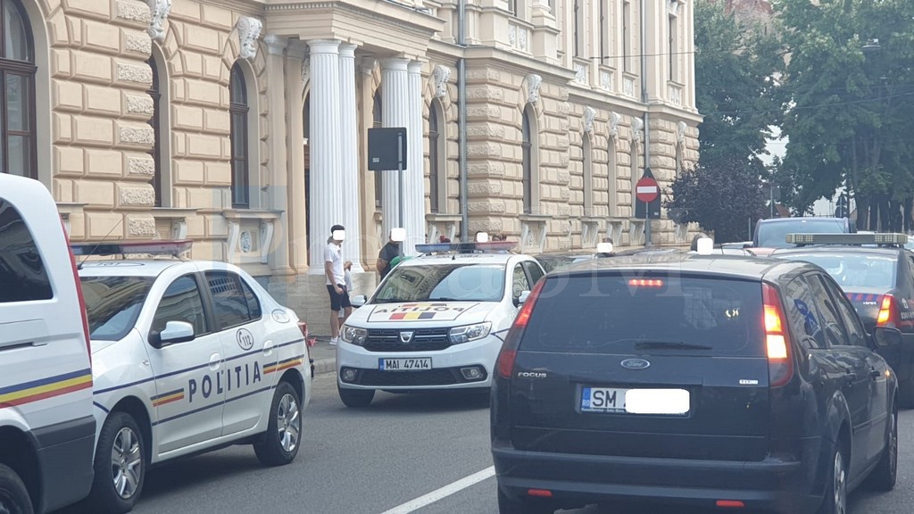 Nu e glumă! Doi drogați din Satu Mare s-au dat de gol live pe TikTok și au ajuns în fața judecătorilor