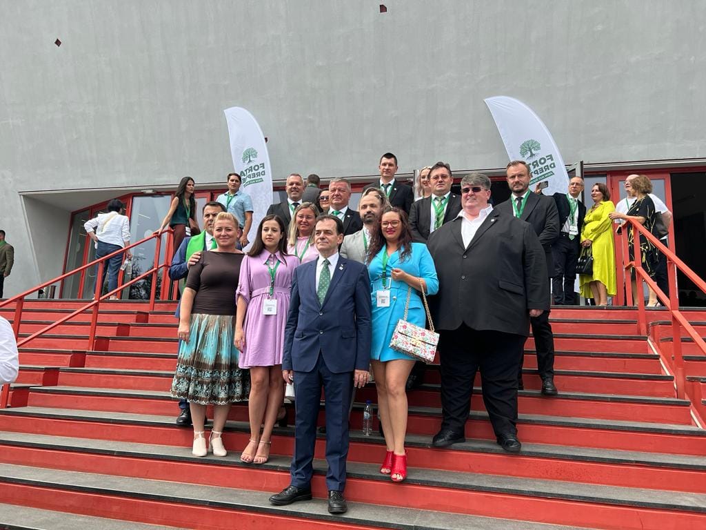 FOTO. Mobilizare a Forța Dreptei pentru alegerile de anul viitor. Satu Mare, prezență importantă la Conferința Națională