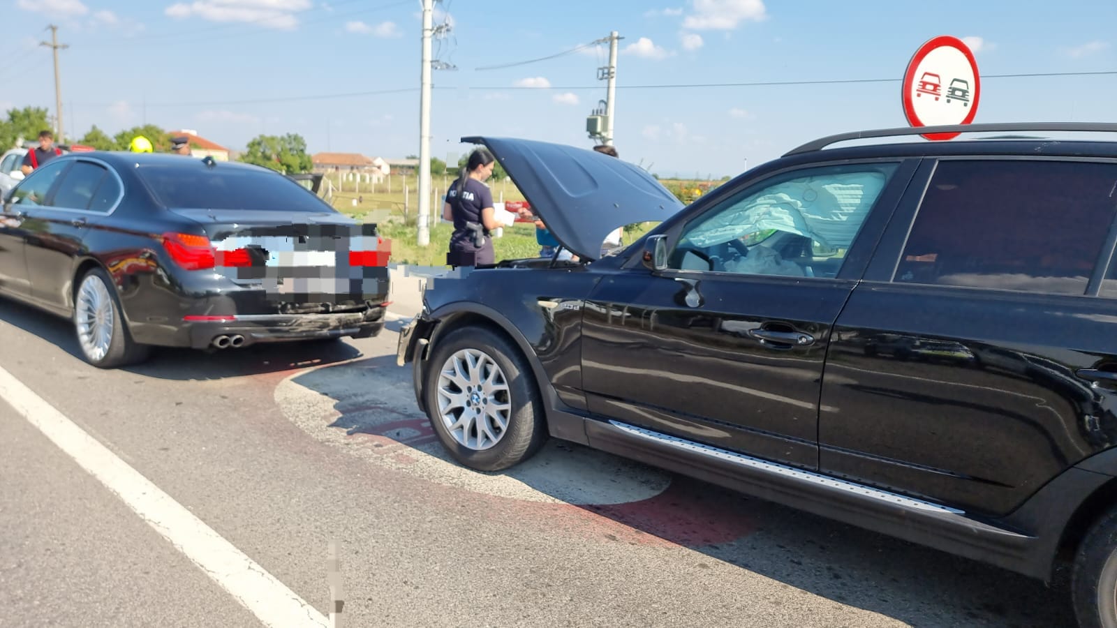 FOTO. Accident pe Drumul Botizului. Impact între două autoturisme