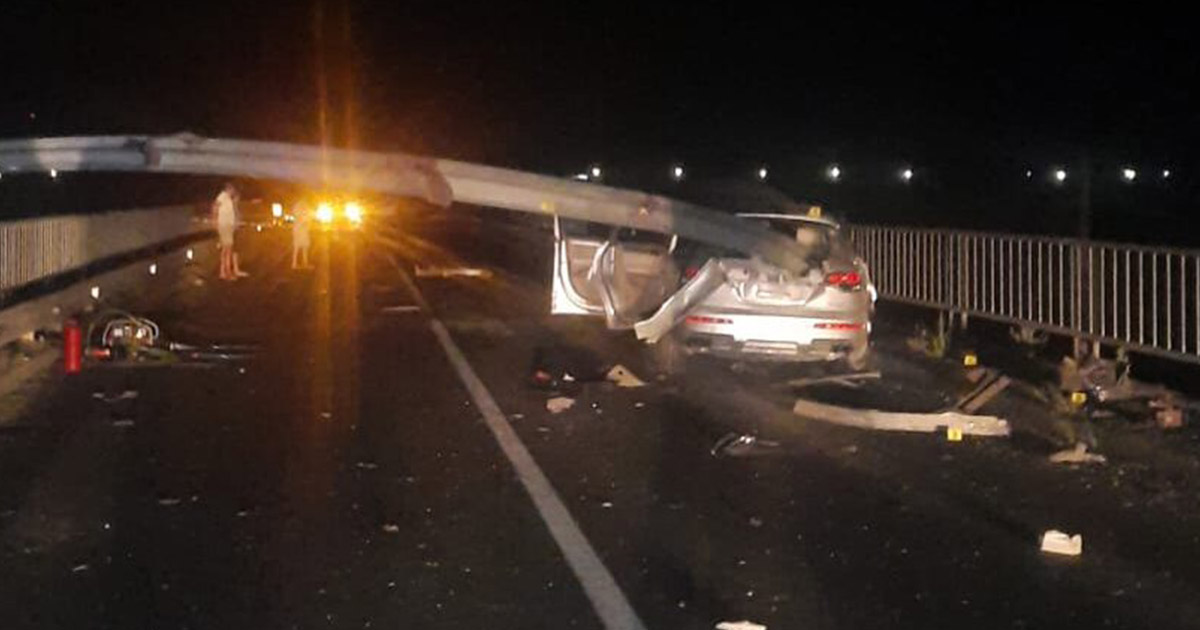 FOTO. Moarte cumplită pentru un tânăr din țară. Și-a pierdut viața după ce s-a urcat în mașina condusă de un șofer beat