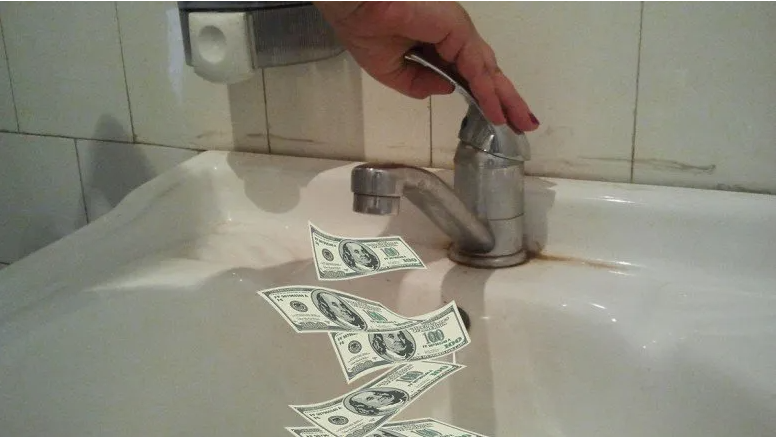 Petiție împotriva apei la suprapreț din Satu Mare. Deputatul Panait: Municipalitatea nu avea niciun motiv pentru a crește prețul