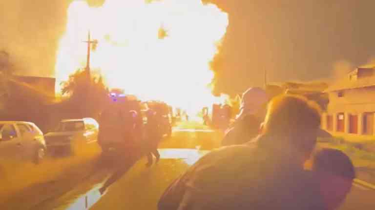 APEL. Zeci de pompieri şi civili răniţi în explozia de la Crevedia au nevoie de sânge