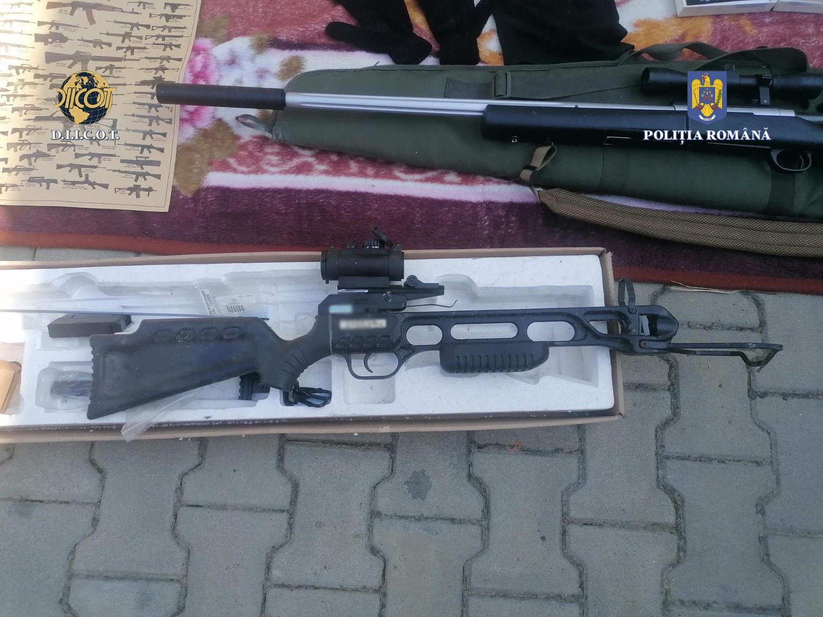 Procurorii și polițiștii vânează arme nelegale prin județul Satu Mare. Percheziții în mai multe locații