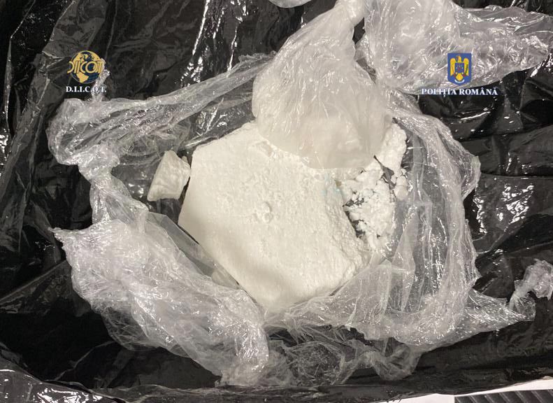 FOTO. Sătmărean recidivist, prins cu cocaină la volan. A fost arestat preventiv