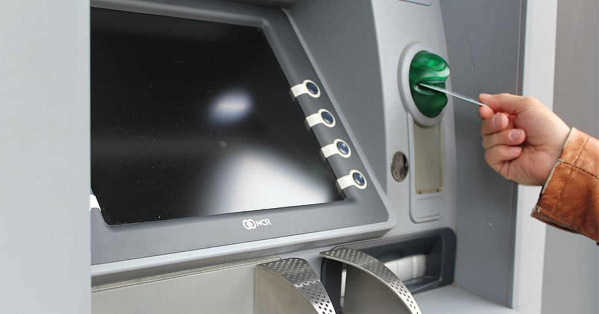 Oșanul și-a uitat miile de lei la bancomat. Cine s-a bucurat de acest "cadou"